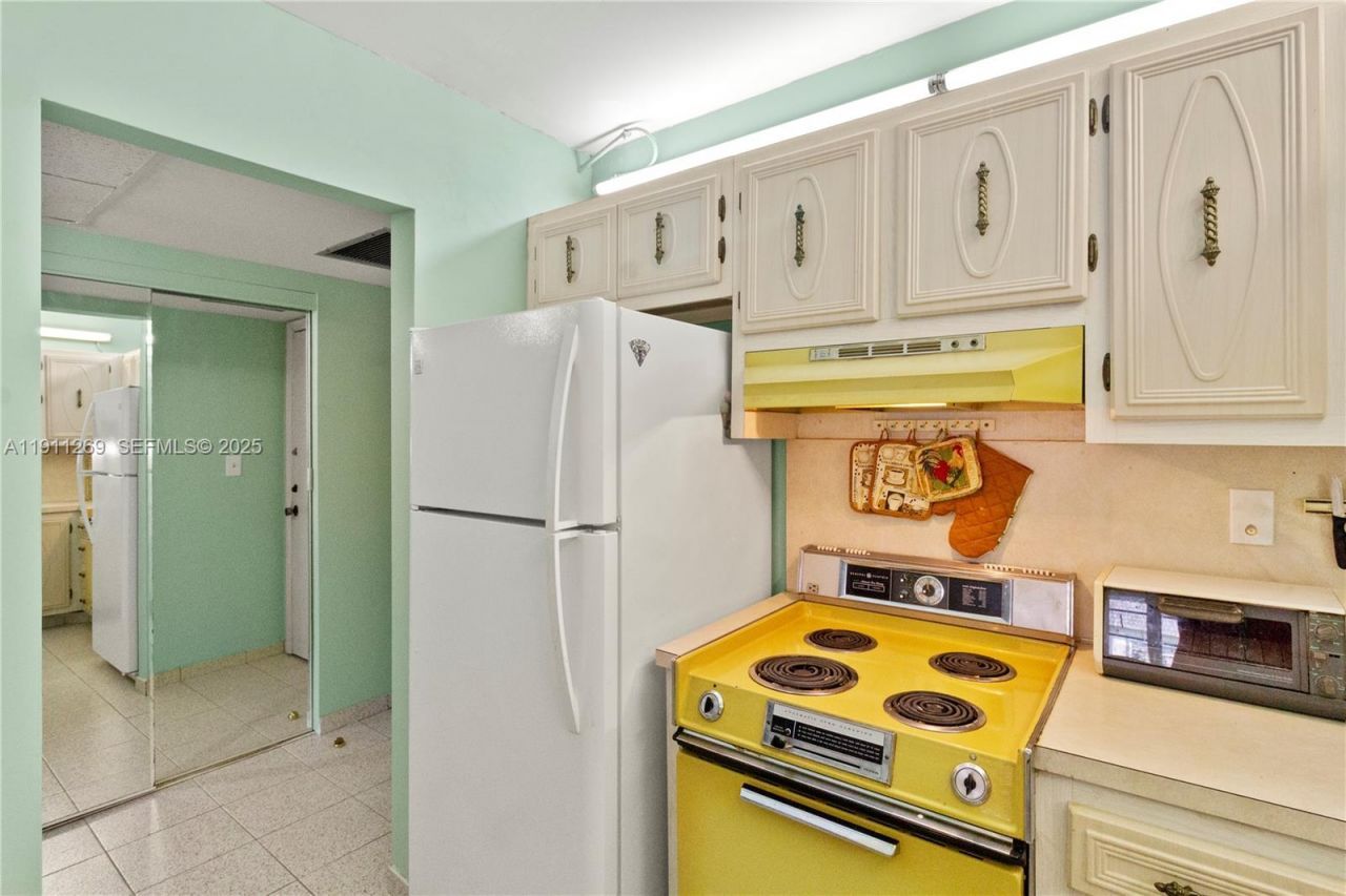 5661 SW 2nd Ct, Unit 216, Margate, FL 33068 Photo