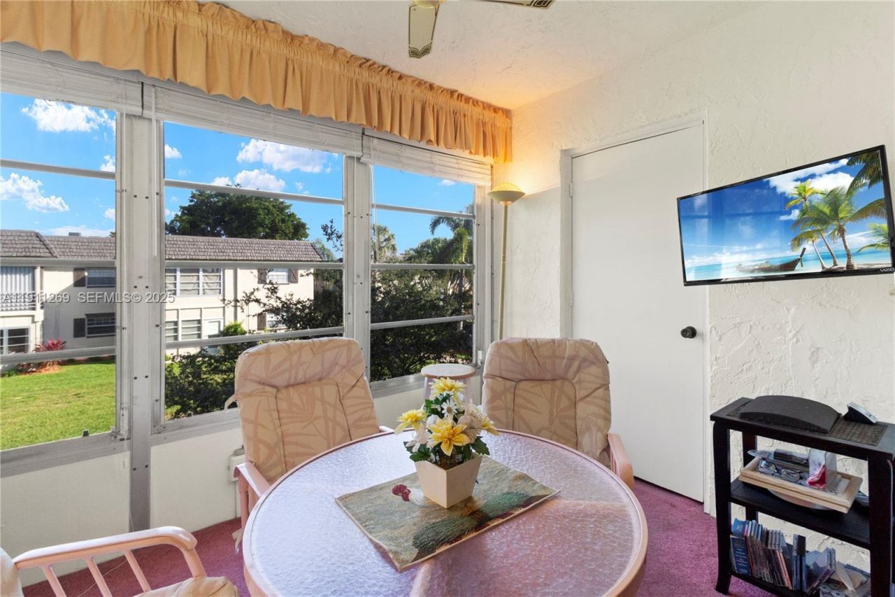 5661 SW 2nd Ct, Unit 216, Margate, FL 33068 Photo