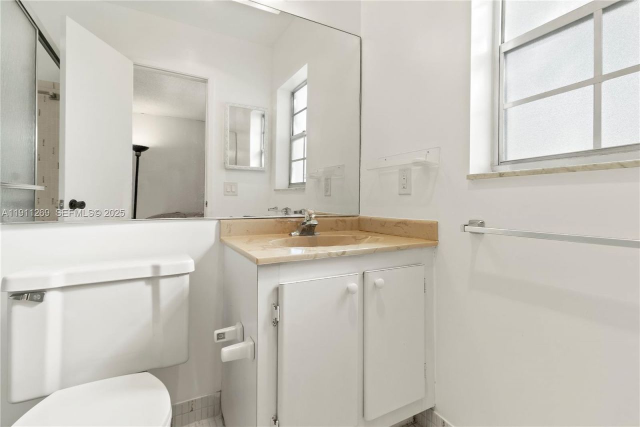 5661 SW 2nd Ct, Unit 216, Margate, FL 33068 Photo