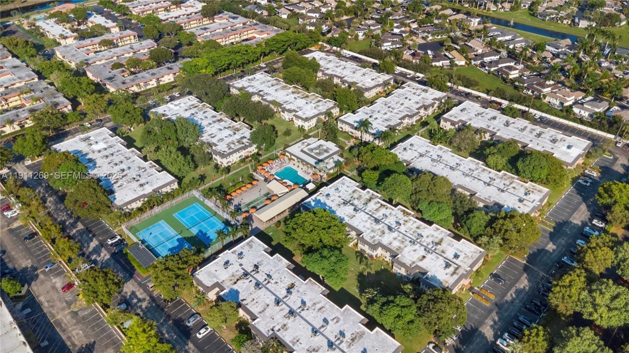 5661 SW 2nd Ct, Unit 216, Margate, FL 33068 Photo