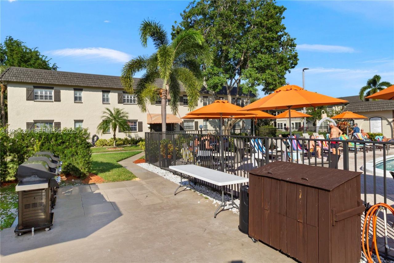 5661 SW 2nd Ct, Unit 216, Margate, FL 33068 Photo