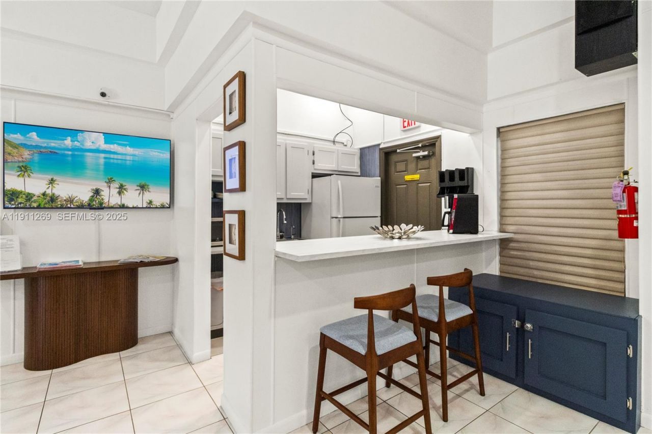 5661 SW 2nd Ct, Unit 216, Margate, FL 33068 Photo