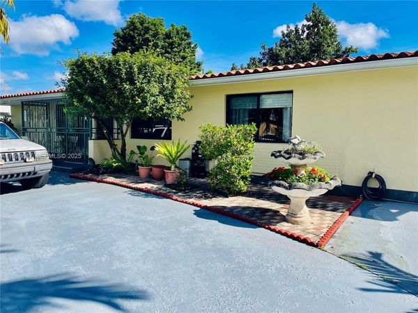 4635 SW 95th Ave, Miami, FL 33165