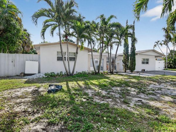 256 SW 11th Place, Boca Raton, FL 33432