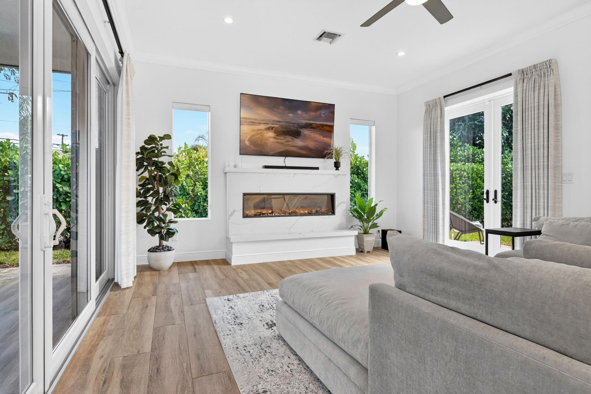 301 Pilgrim Road, West Palm Beach, FL 33405 Photo