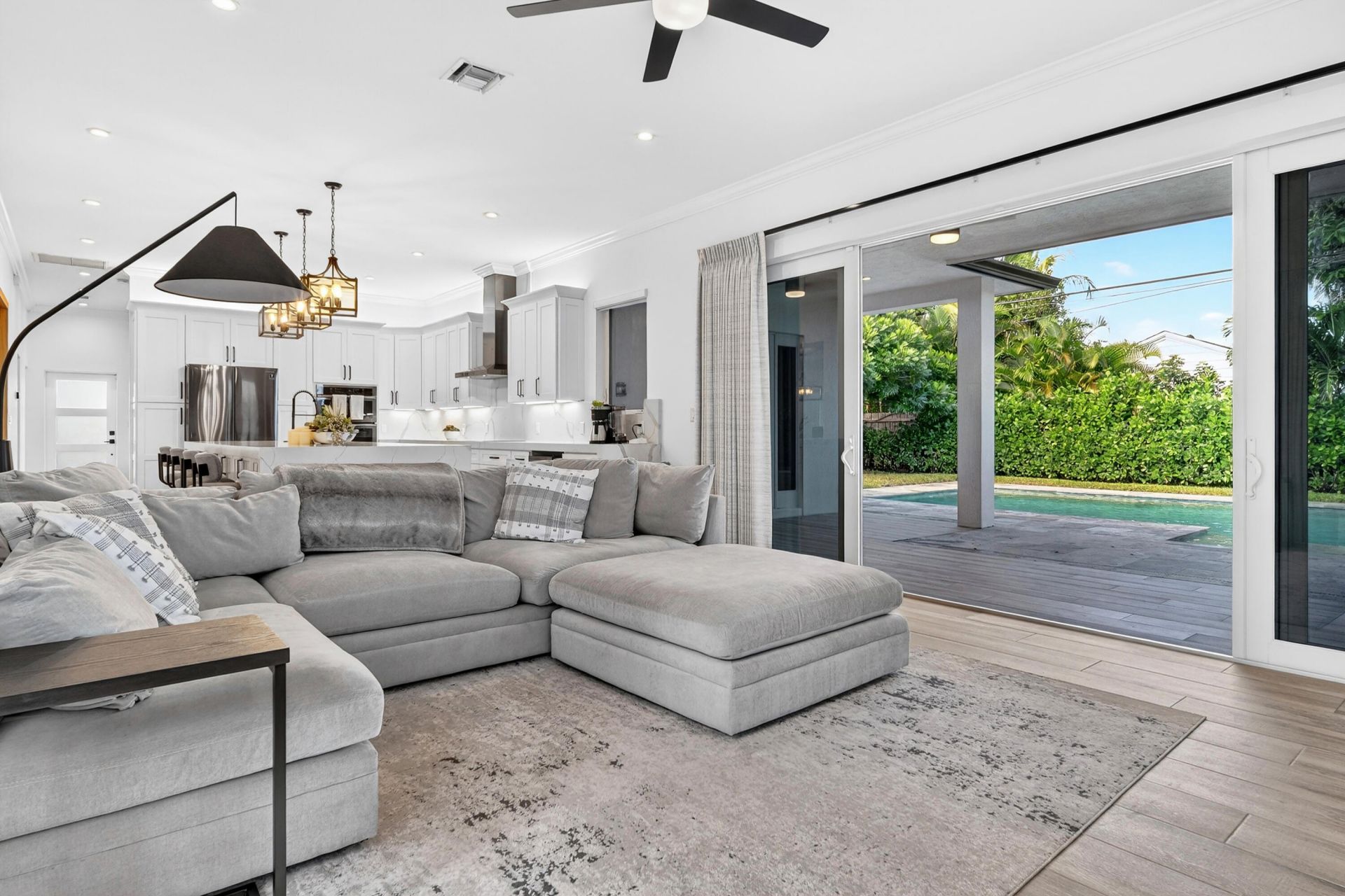 301 Pilgrim Road, West Palm Beach, FL 33405 Photo