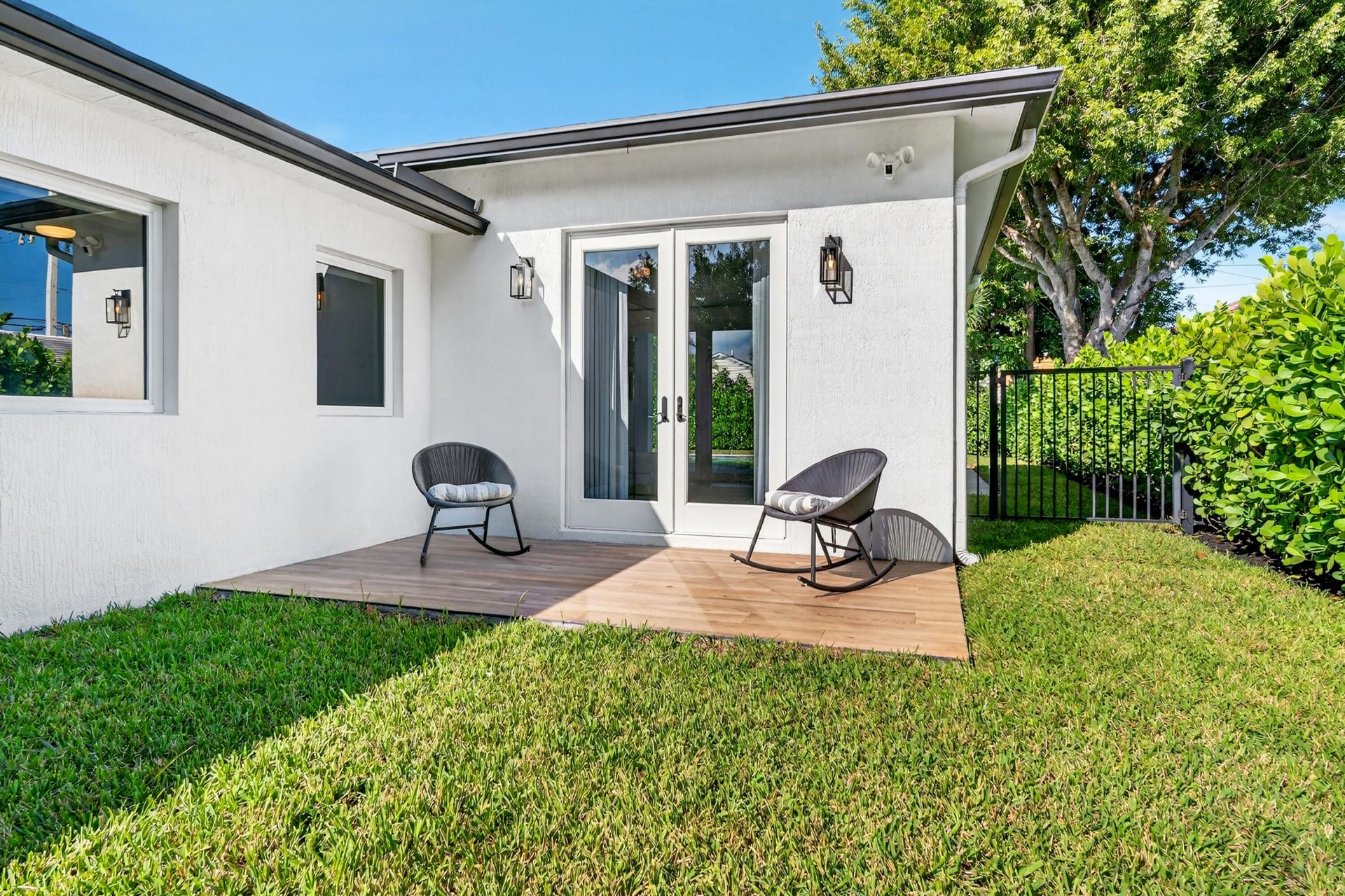 301 Pilgrim Road, West Palm Beach, FL 33405 Photo