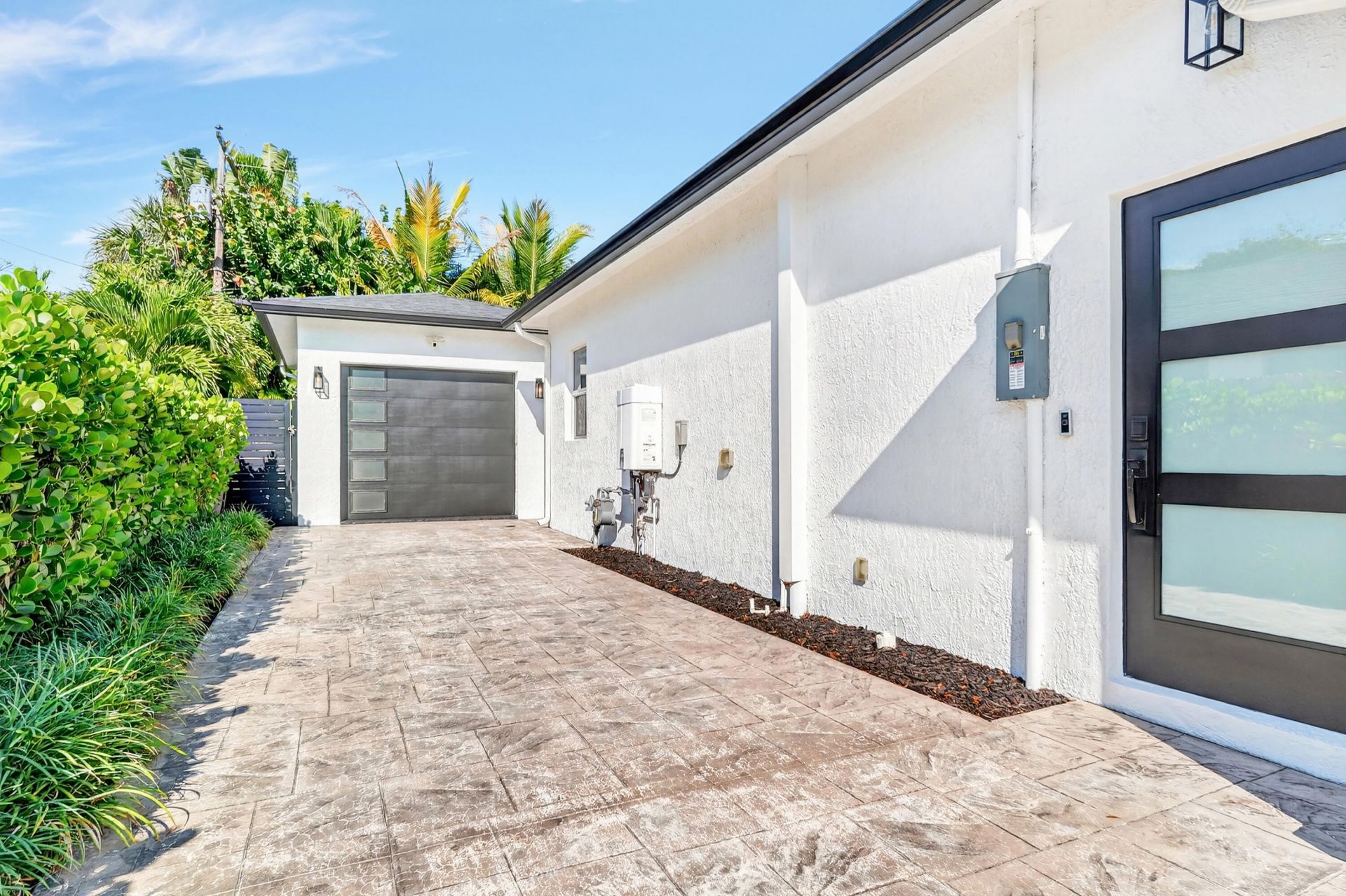 301 Pilgrim Road, West Palm Beach, FL 33405 Photo