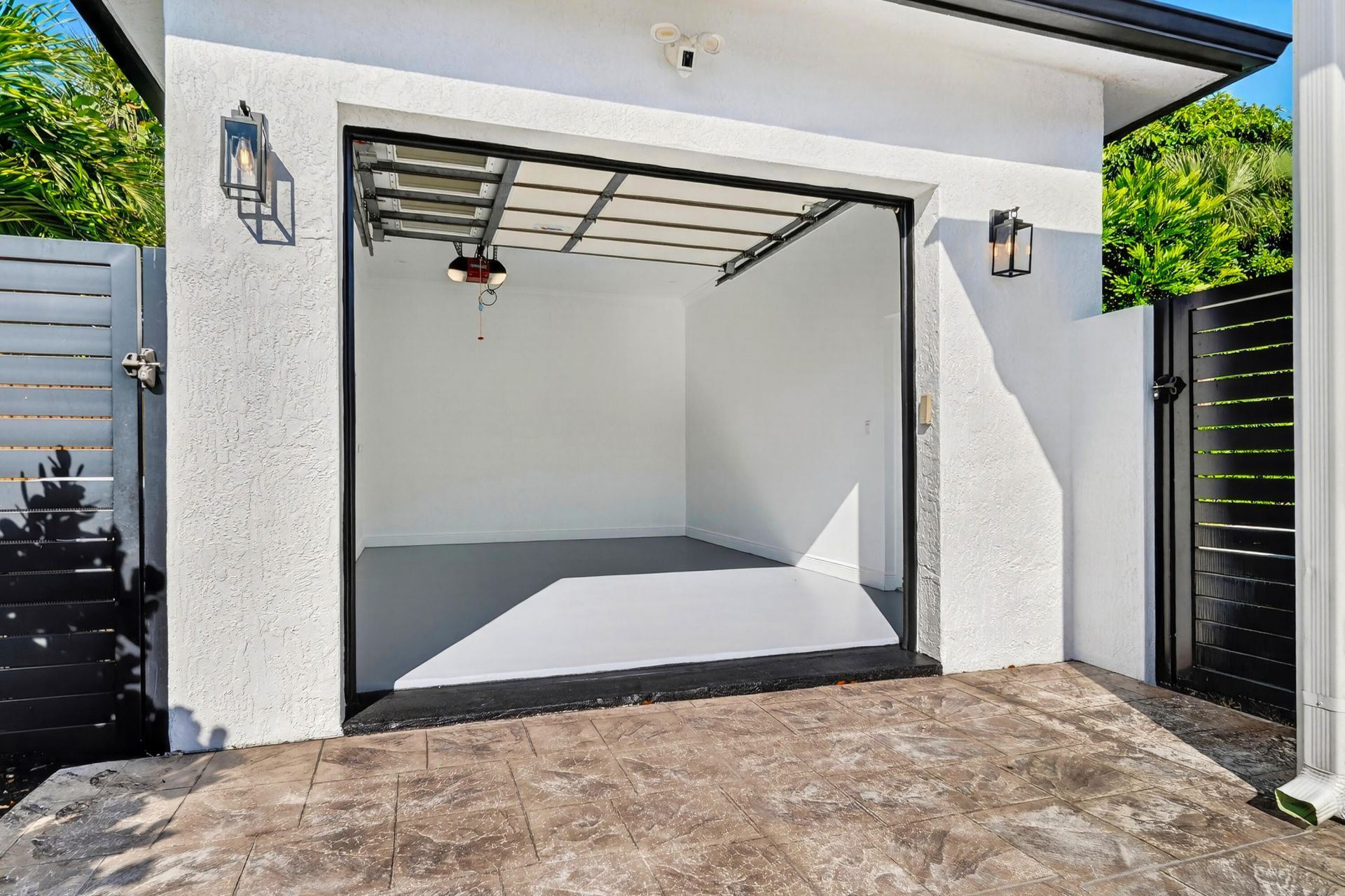 301 Pilgrim Road, West Palm Beach, FL 33405 Photo