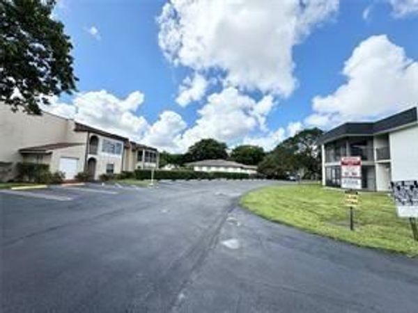 2810 Riverside Drive, Unit 205, Coral Springs, FL 33065