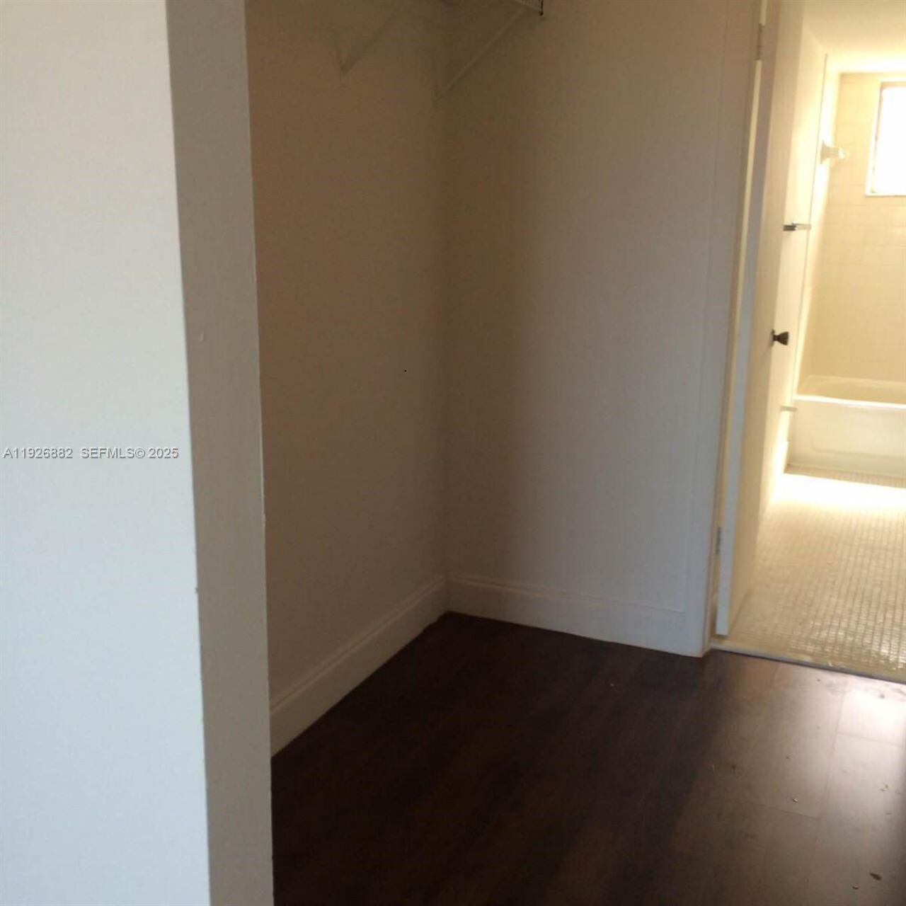 9375 Fontainebleau Blvd, Unit L423, Miami, FL 33172 Photo