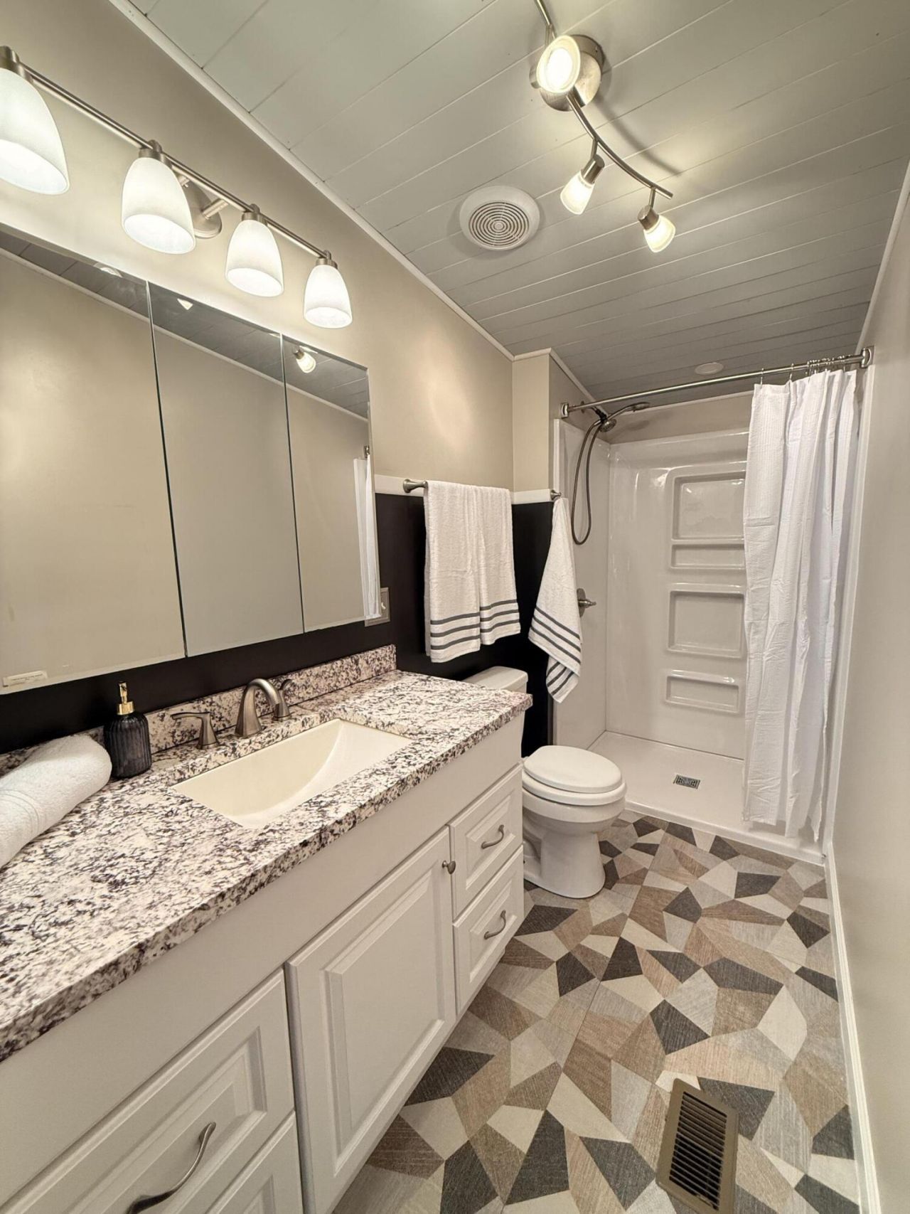 623 Barn Road Photo 13