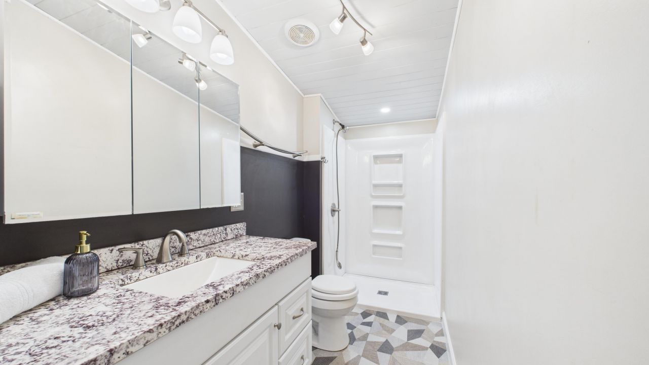 623 Barn Road Photo 14