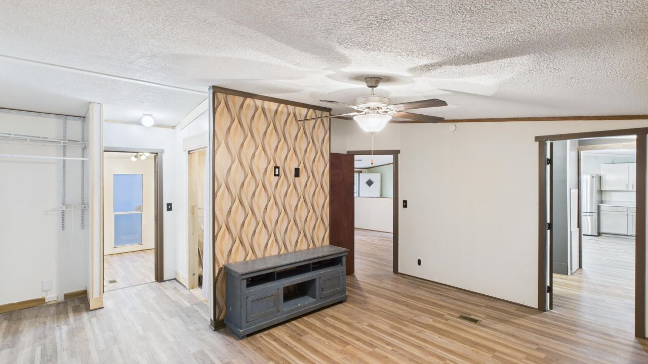 623 Barn Road Photo 7