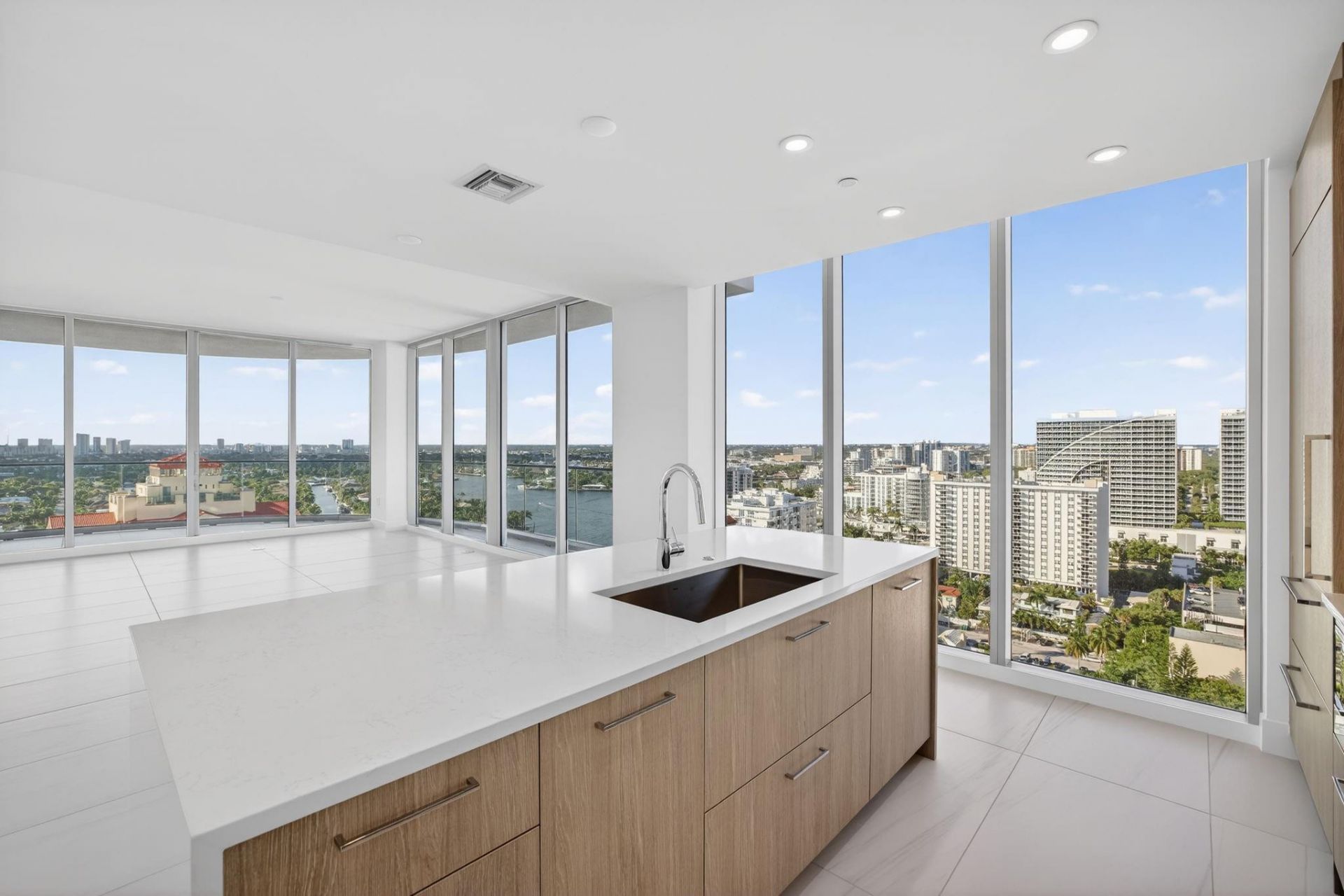 151 N Seabreeze Boulevard, Unit 1803-E, Fort Lauderdale, FL 33304 Photo