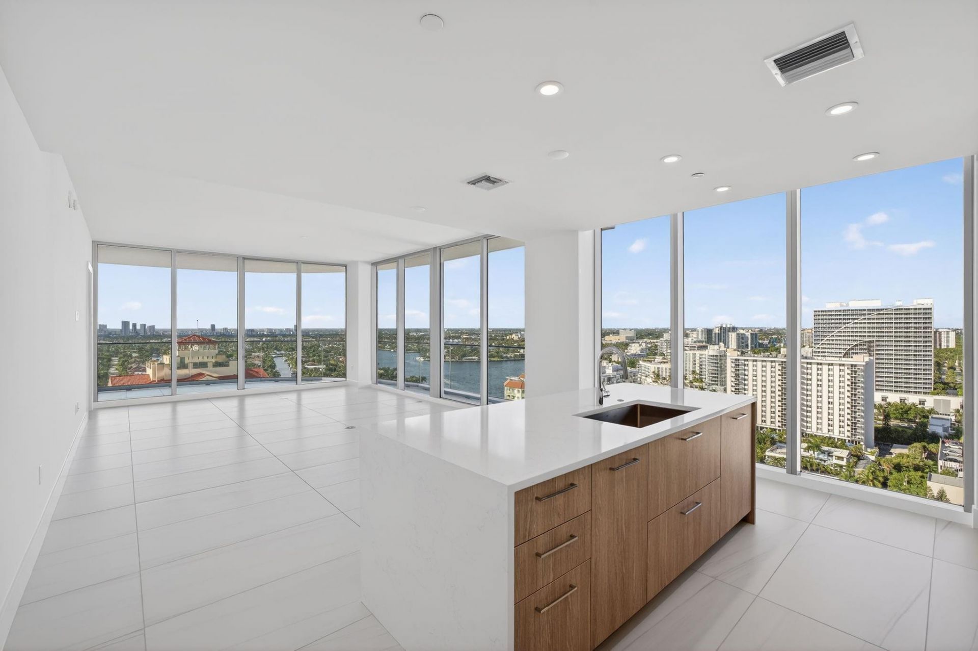 151 N Seabreeze Boulevard, Unit 1803-E, Fort Lauderdale, FL 33304 Photo