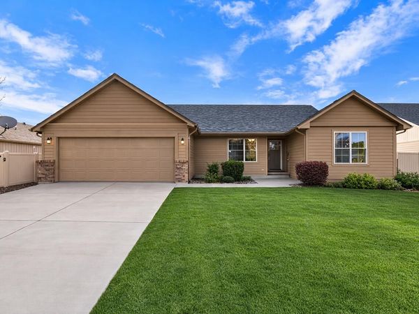 722 NE Redwood Avenue, Redmond, OR 97756