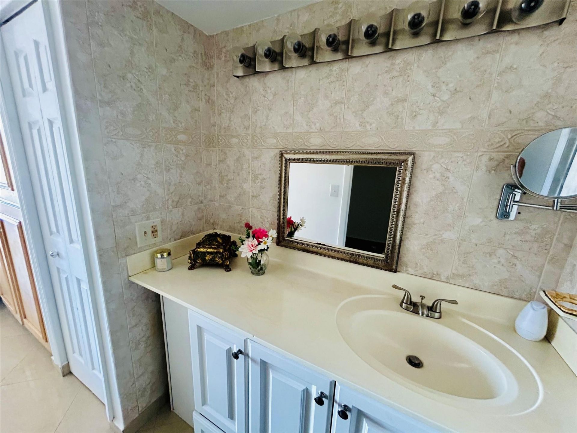 7040 Coral Way, Unit 501, Miami, FL 33155 Photo