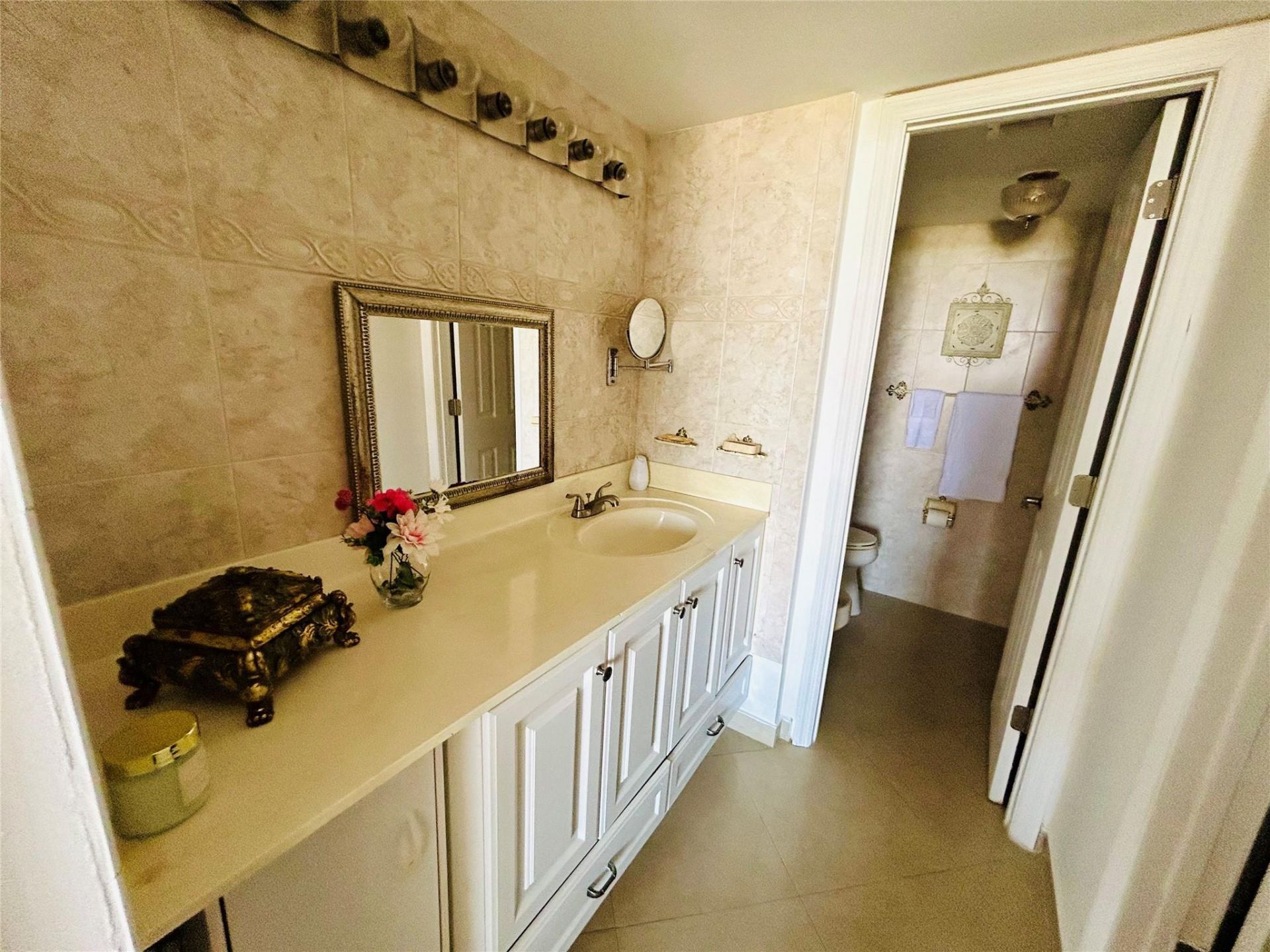 7040 Coral Way, Unit 501, Miami, FL 33155 Photo