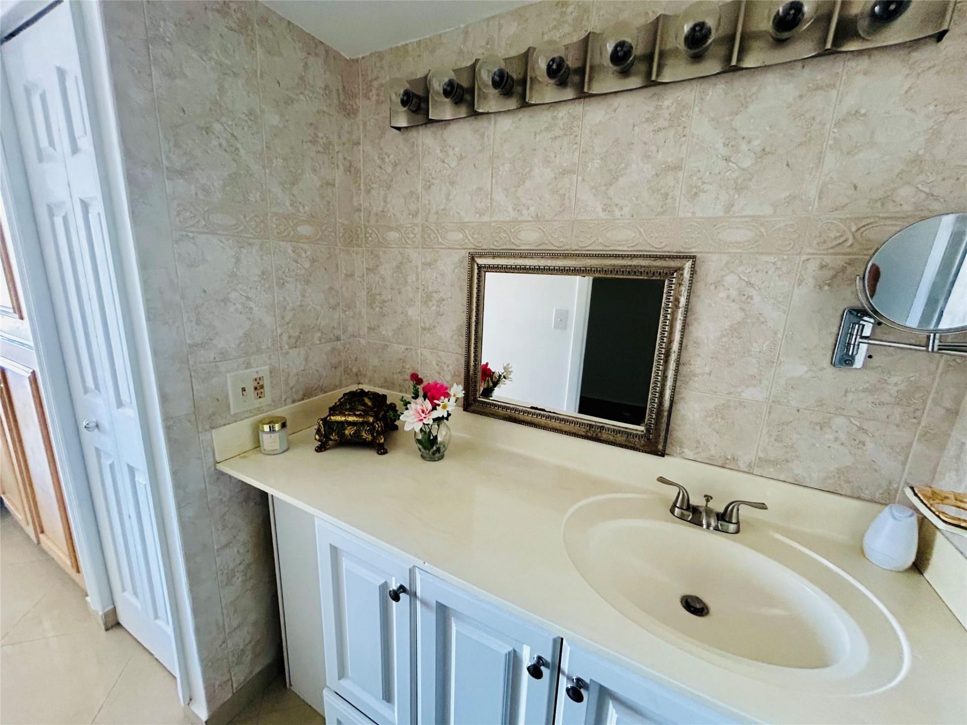 7040 Coral Way, Unit 501, Miami, FL 33155 Photo