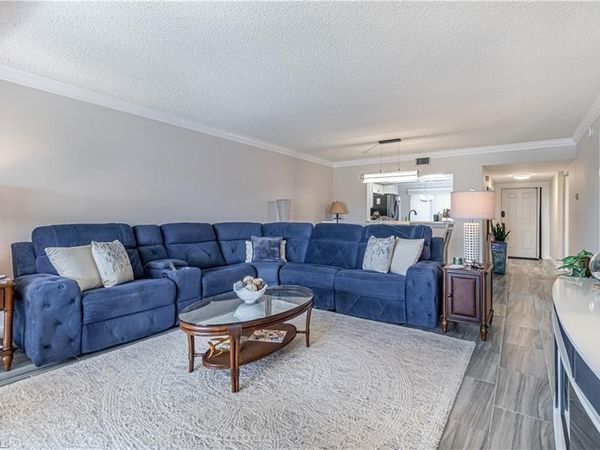 7430 Lake Breeze DR, Unit 403, FORT MYERS, FL 33907