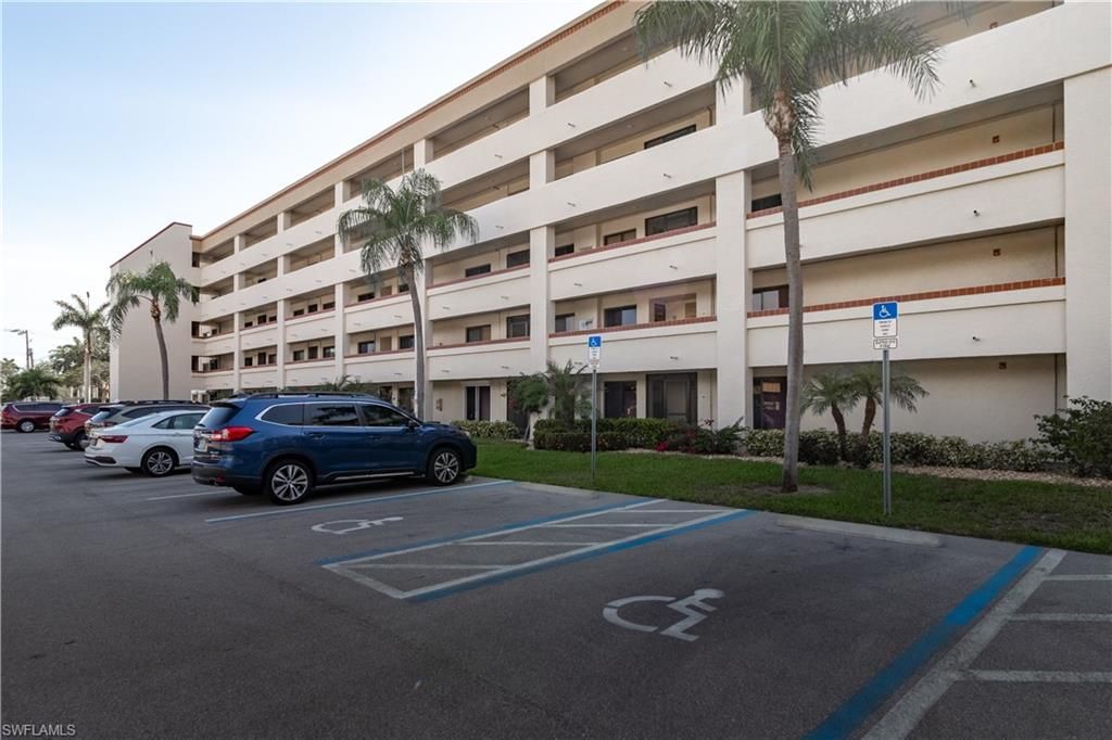 7430 Lake Breeze Dr, Unit 403, Fort Myers, FL 33907 Photo