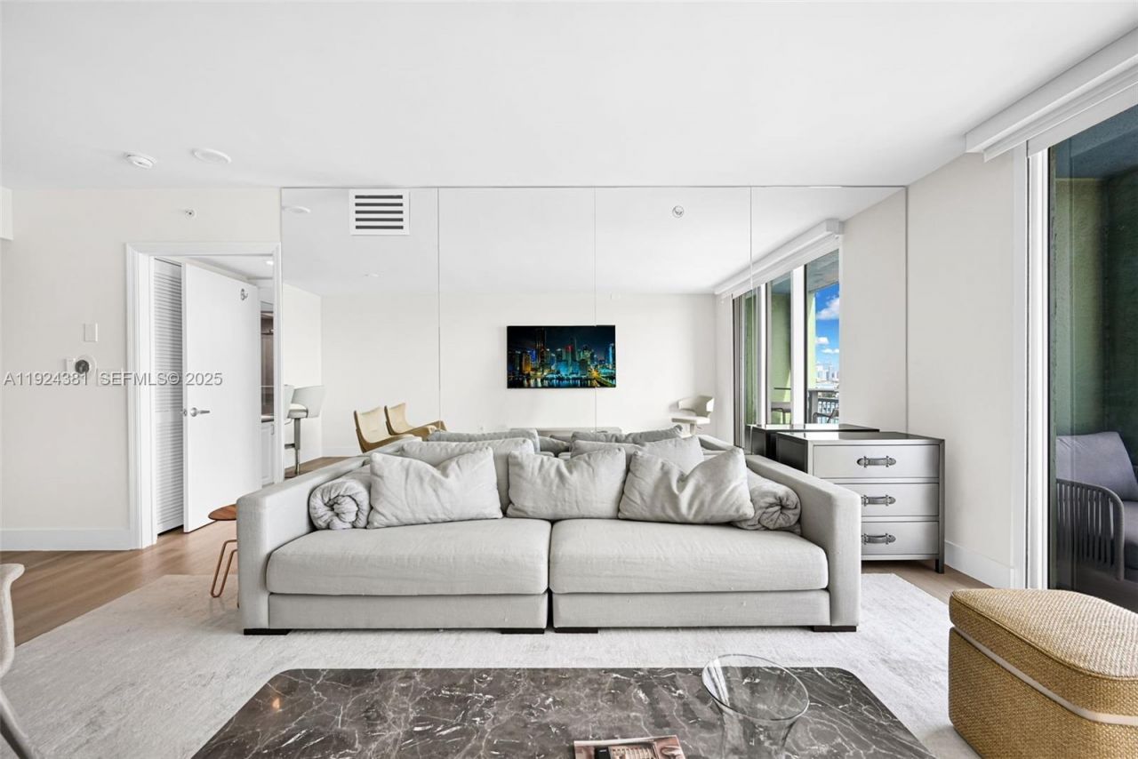 90 Alton Rd, Unit 1908, Miami Beach, FL 33139 Photo