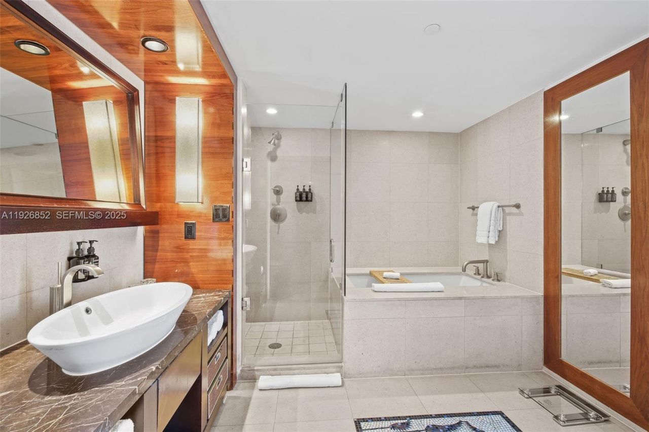 6801 Collins Ave, Unit 614 (legal, Miami Beach, FL 33141 Photo