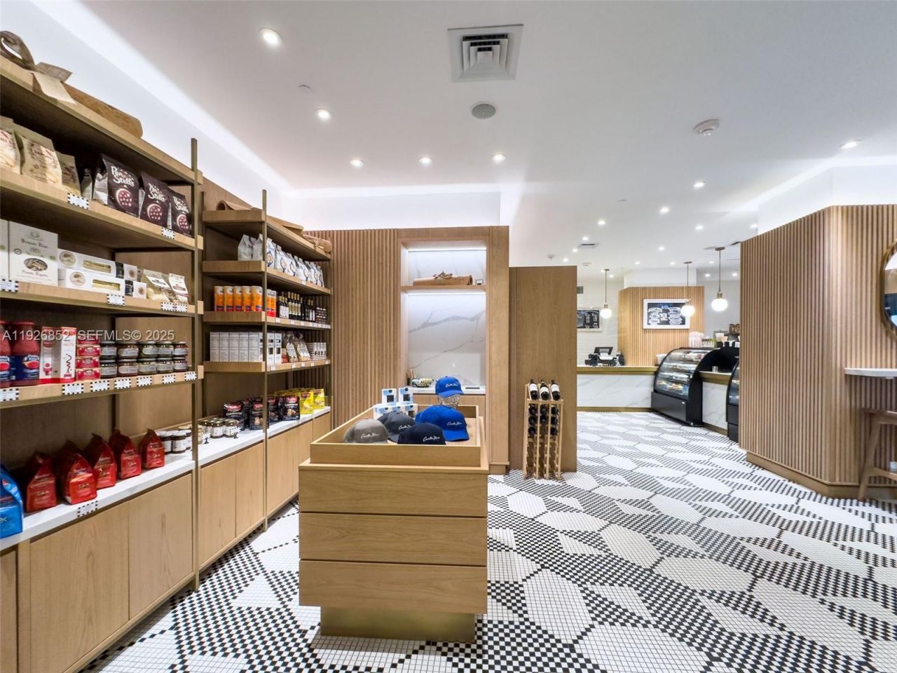 6801 Collins Ave, Unit 614 (legal, Miami Beach, FL 33141 Photo