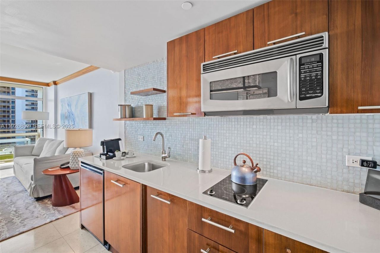 6801 Collins Ave, Unit 614 (legal, Miami Beach, FL 33141 Photo