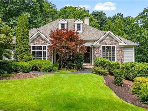 35 E Harbor Drive, Dawsonville, GA 30534