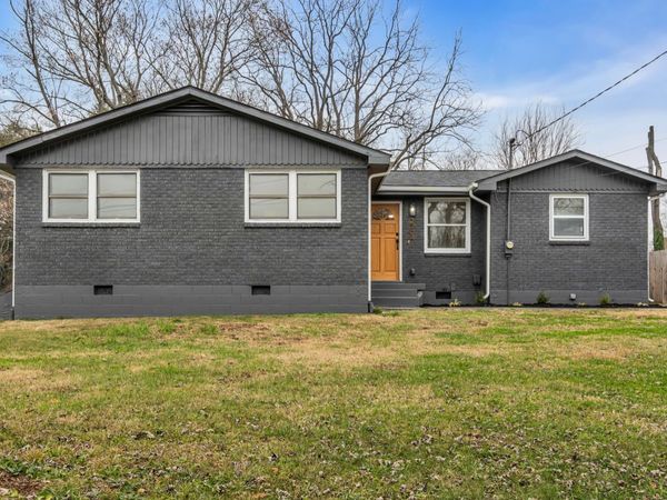 2704 McKeige Dr, Nashville, TN 37214