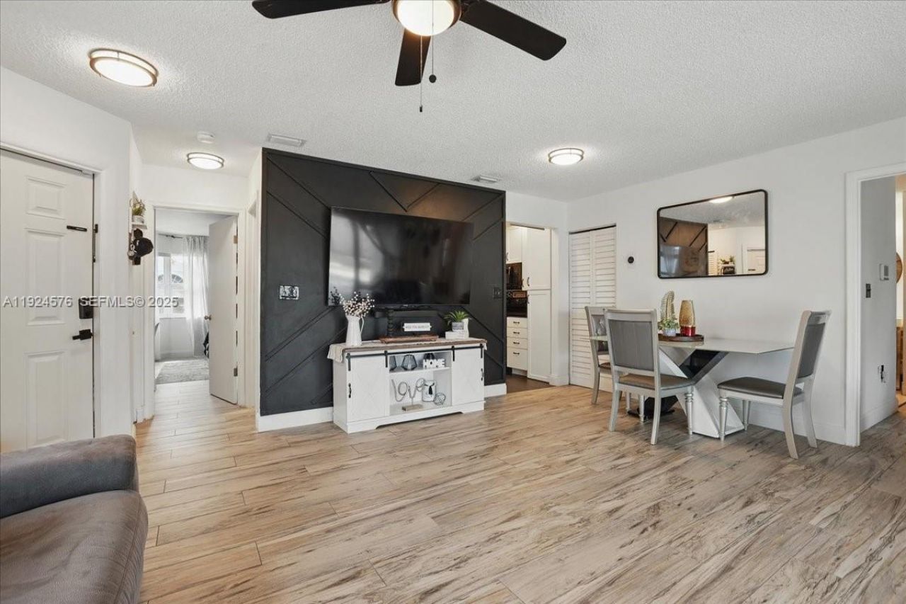 5874 SW 97th Ter, Cooper City, FL 33328 Photo