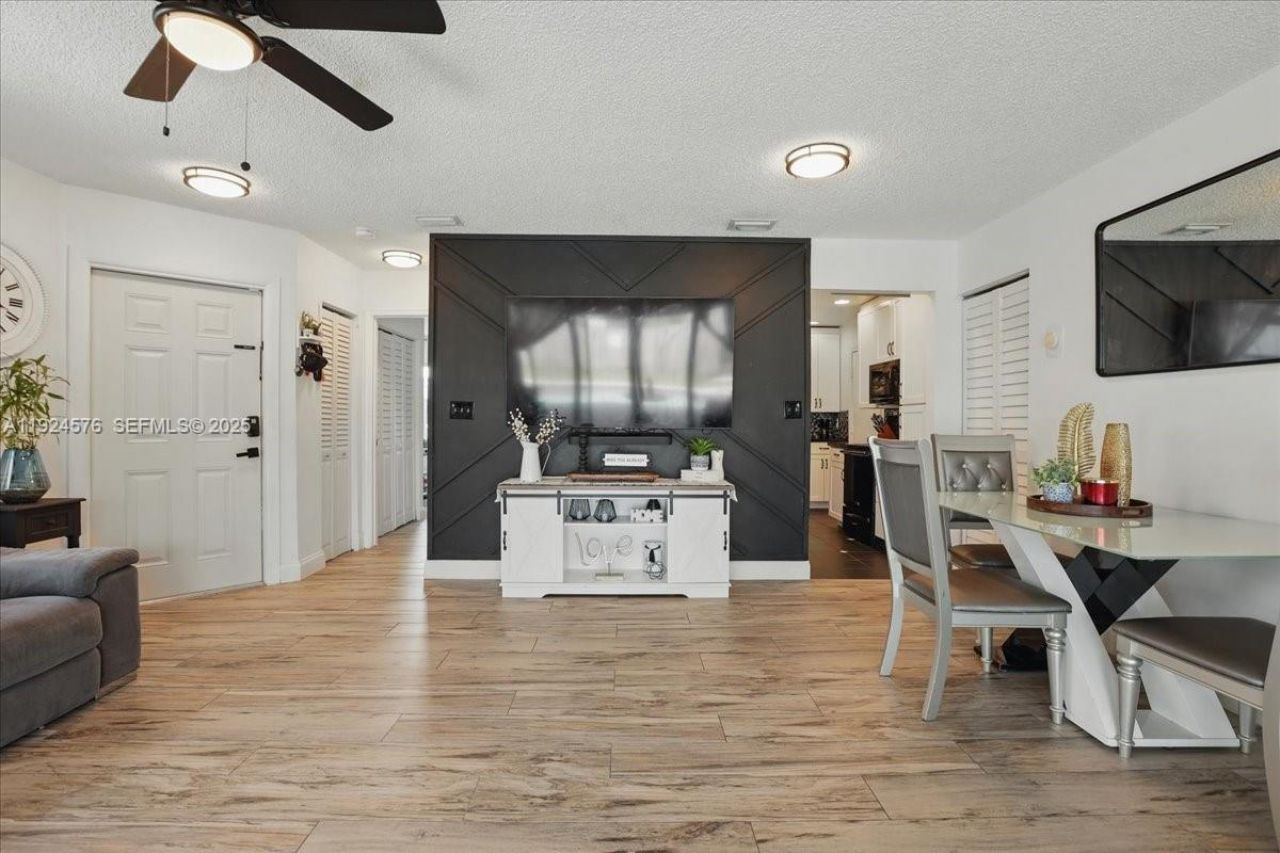 5874 SW 97th Ter, Cooper City, FL 33328 Photo