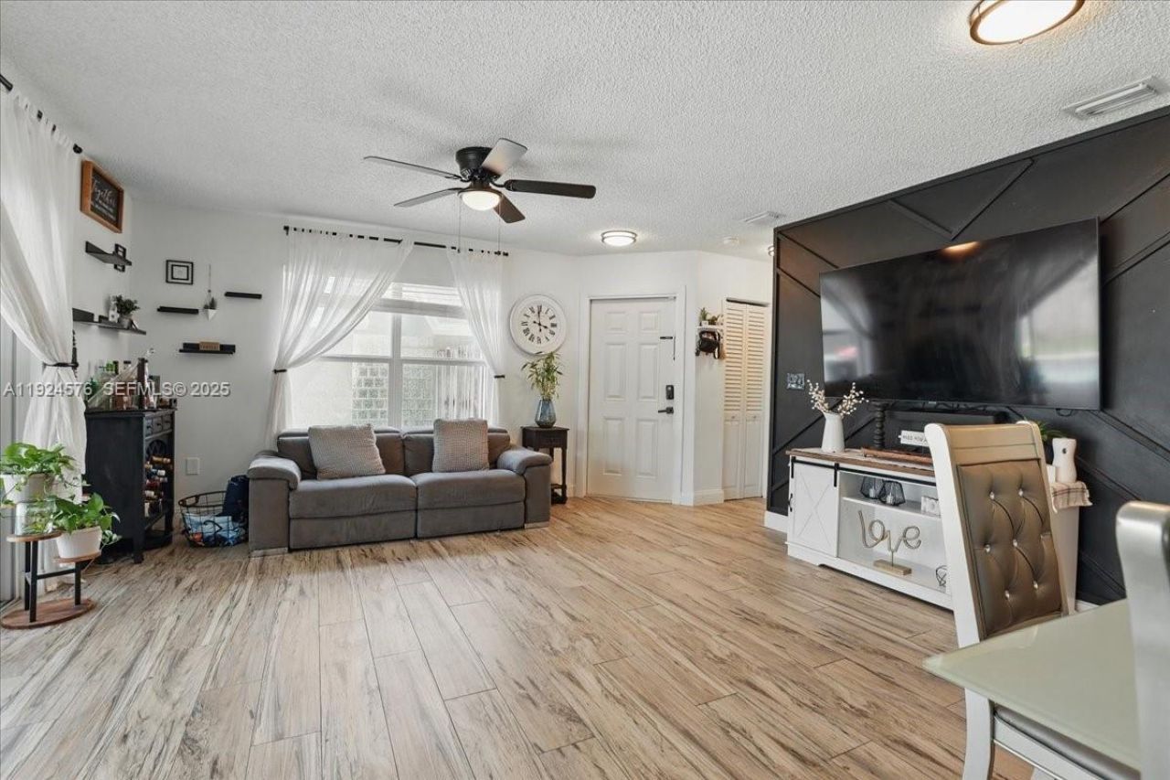 5874 SW 97th Ter, Cooper City, FL 33328 Photo