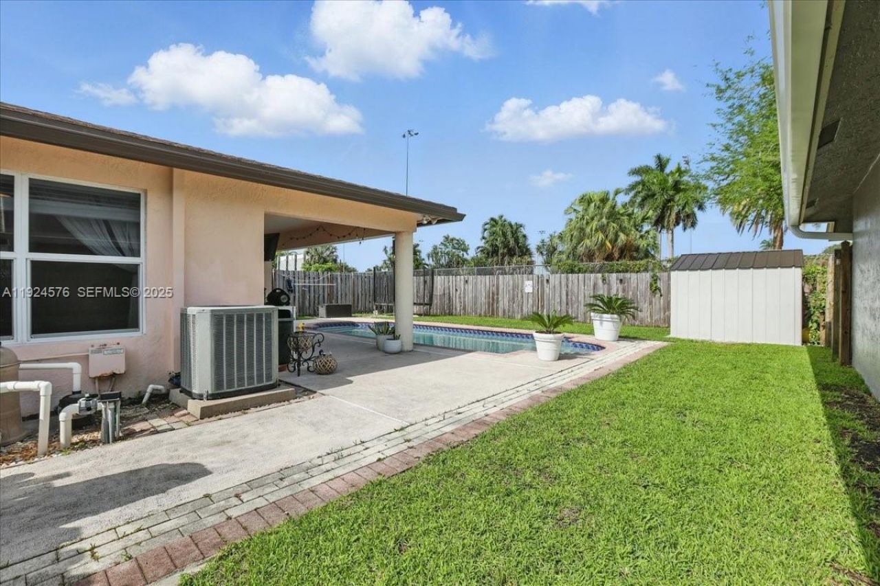 5874 SW 97th Ter, Cooper City, FL 33328 Photo