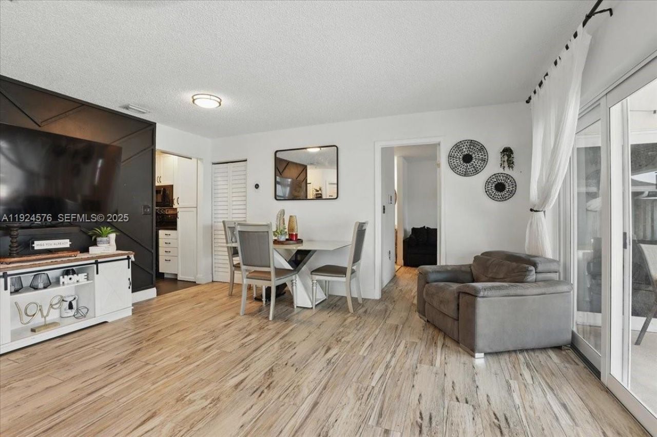 5874 SW 97th Ter, Cooper City, FL 33328 Photo