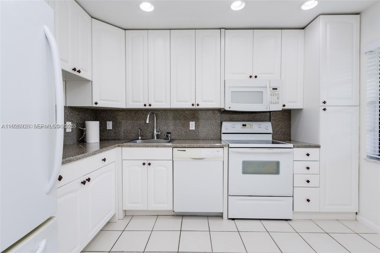 21529 Cypress Hammock Dr, Unit 35J, Boca Raton, FL 33428 Photo