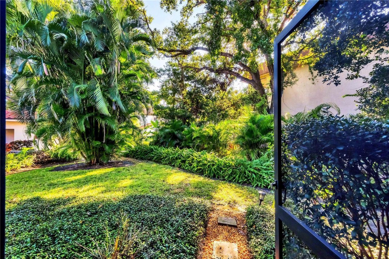 800 Hudson Avenue, Unit 106, Sarasota, FL 34236 Photo