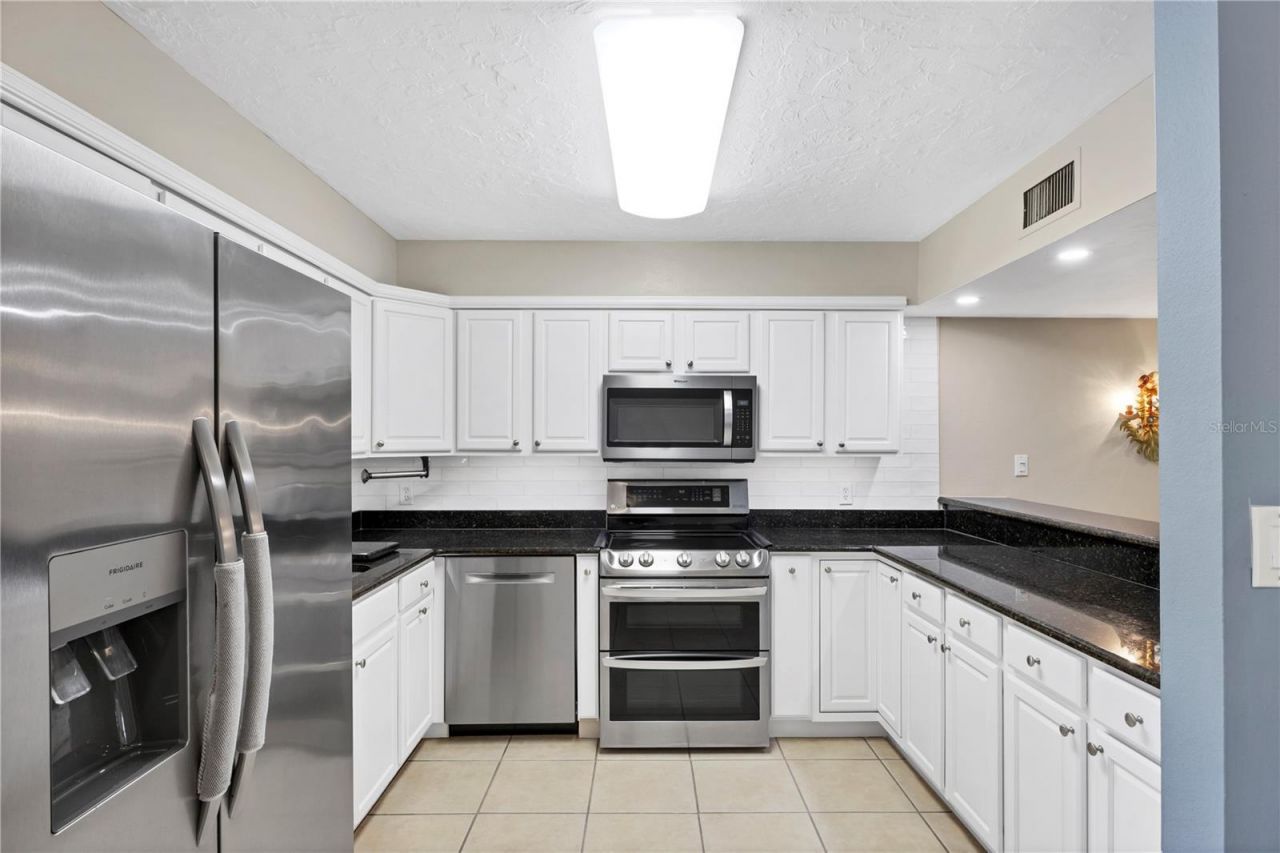 800 Hudson Avenue, Unit 106, Sarasota, FL 34236 Photo