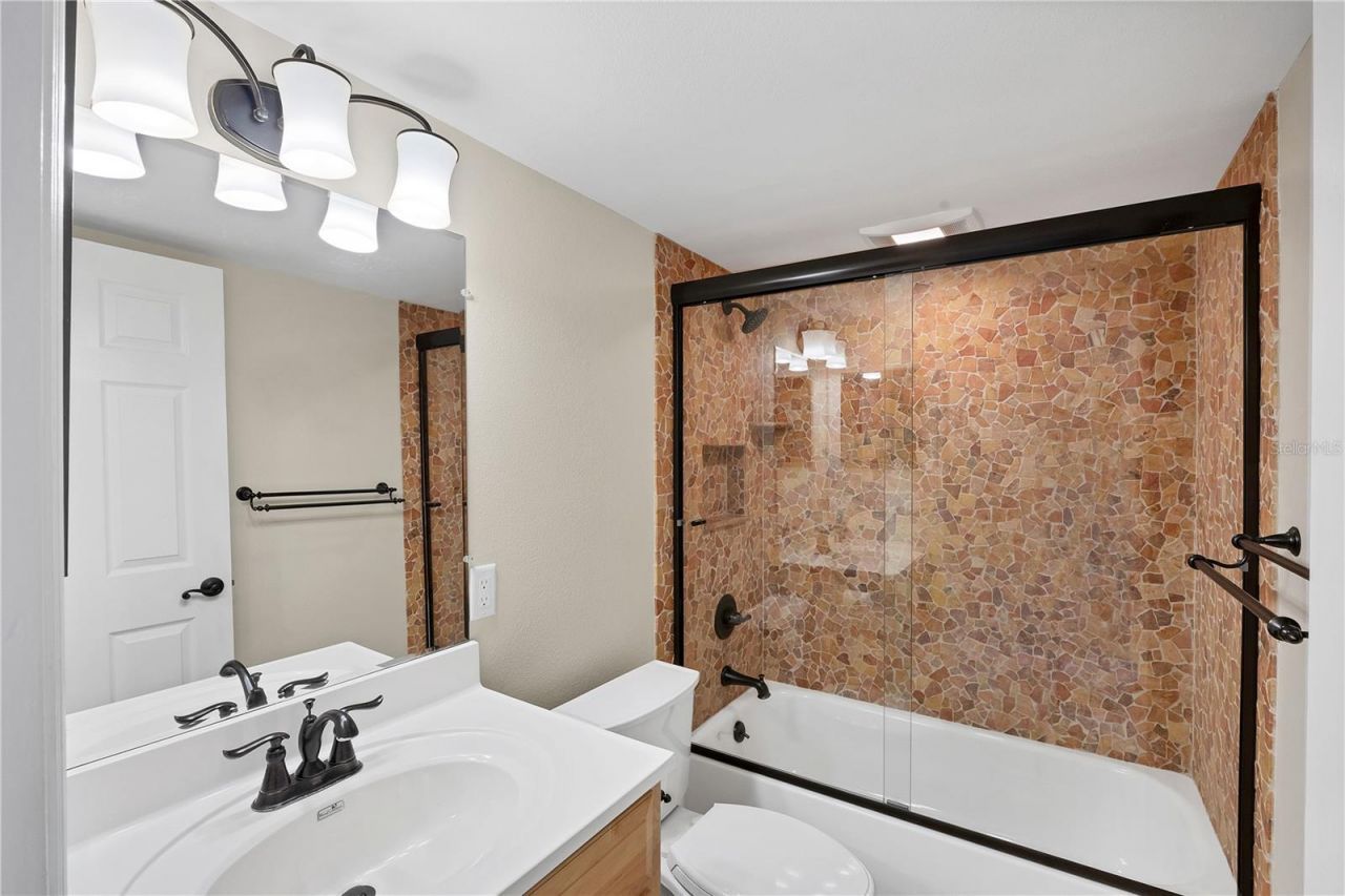 800 Hudson Avenue, Unit 106, Sarasota, FL 34236 Photo