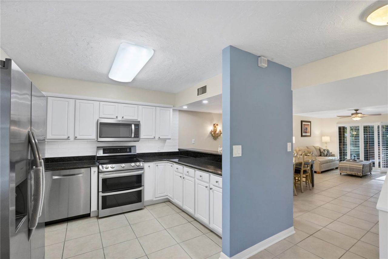 800 Hudson Avenue, Unit 106, Sarasota, FL 34236 Photo