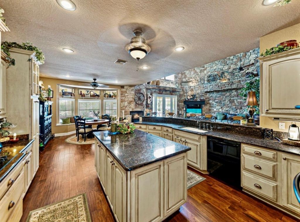 664 S Lake Starr Boulevard, Lake Wales, FL 33898 Photo