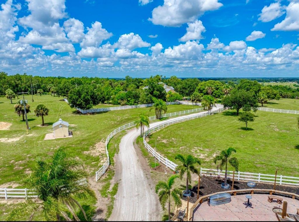 664 S Lake Starr Boulevard, Lake Wales, FL 33898 Photo