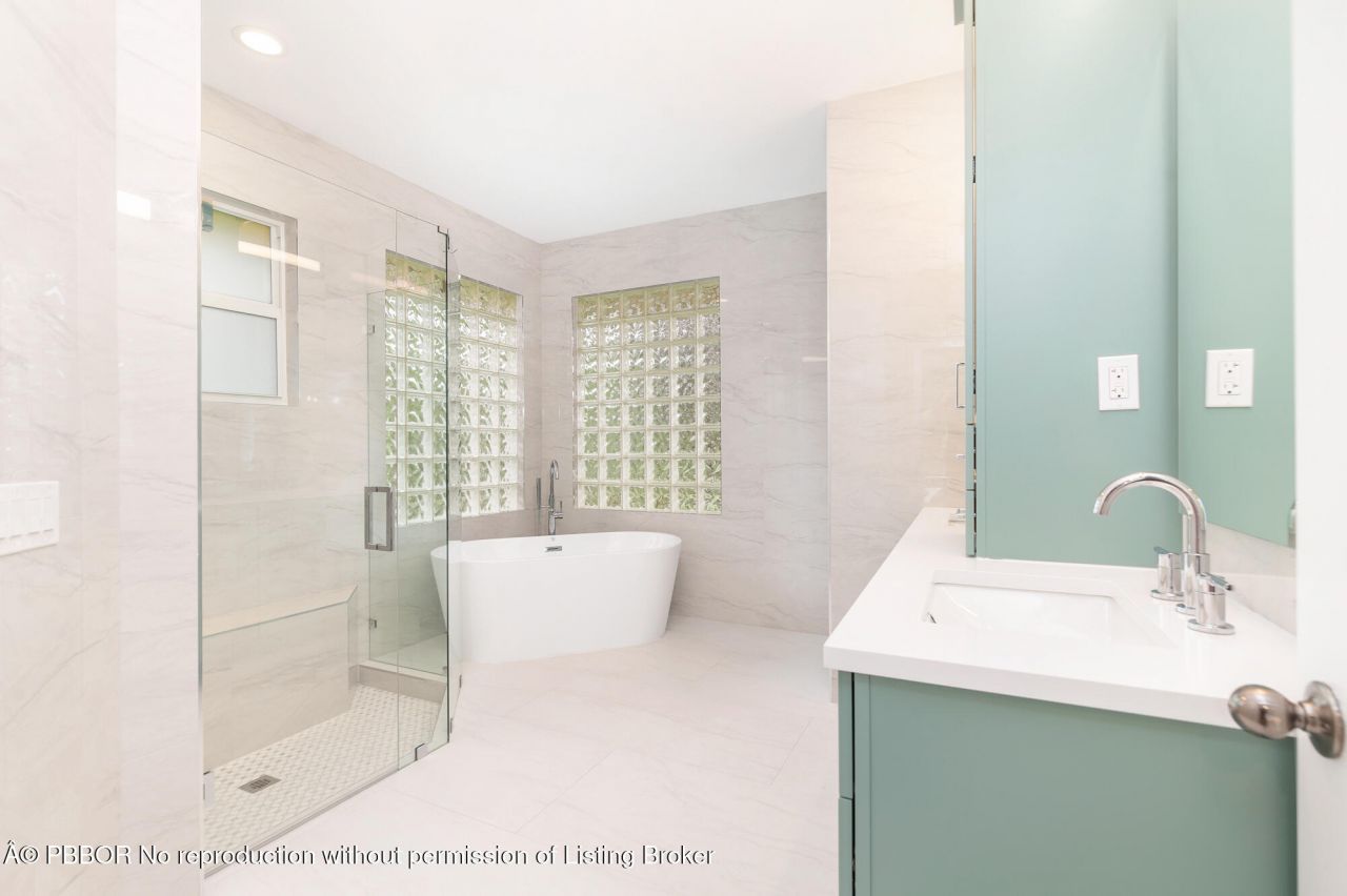 3317 Embassy Drive, West Palm Beach, FL 33401 Photo