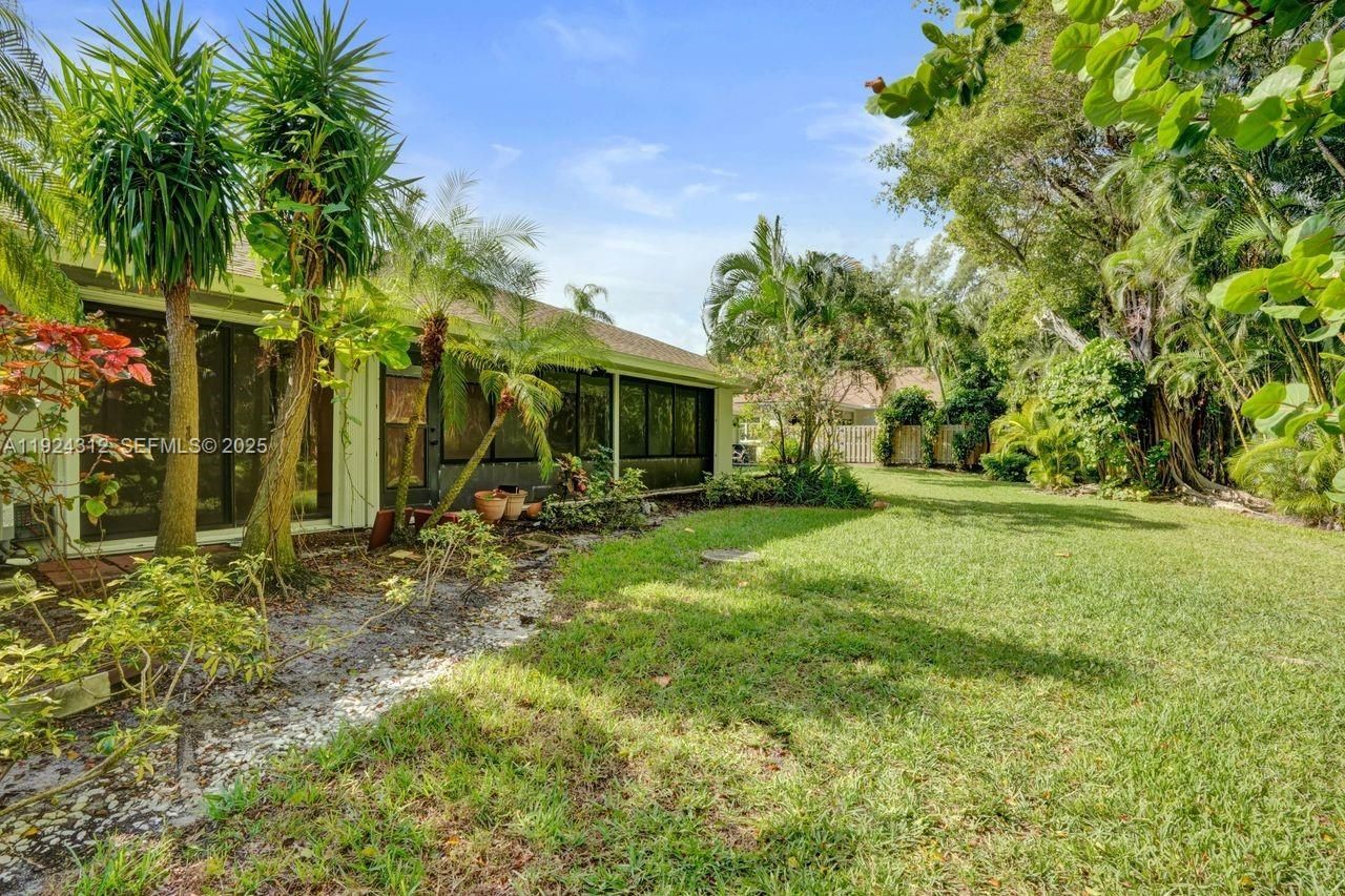 9 S Lakeshore Dr, Hypoluxo, FL 33462 Photo