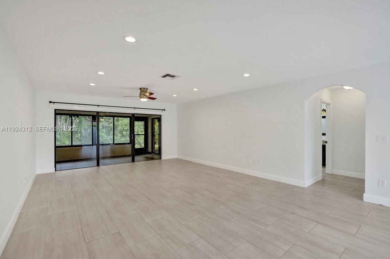 9 S Lakeshore Dr, Hypoluxo, FL 33462 Photo