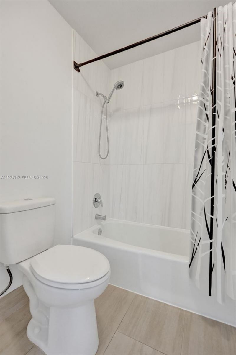 9 S Lakeshore Dr, Hypoluxo, FL 33462 Photo