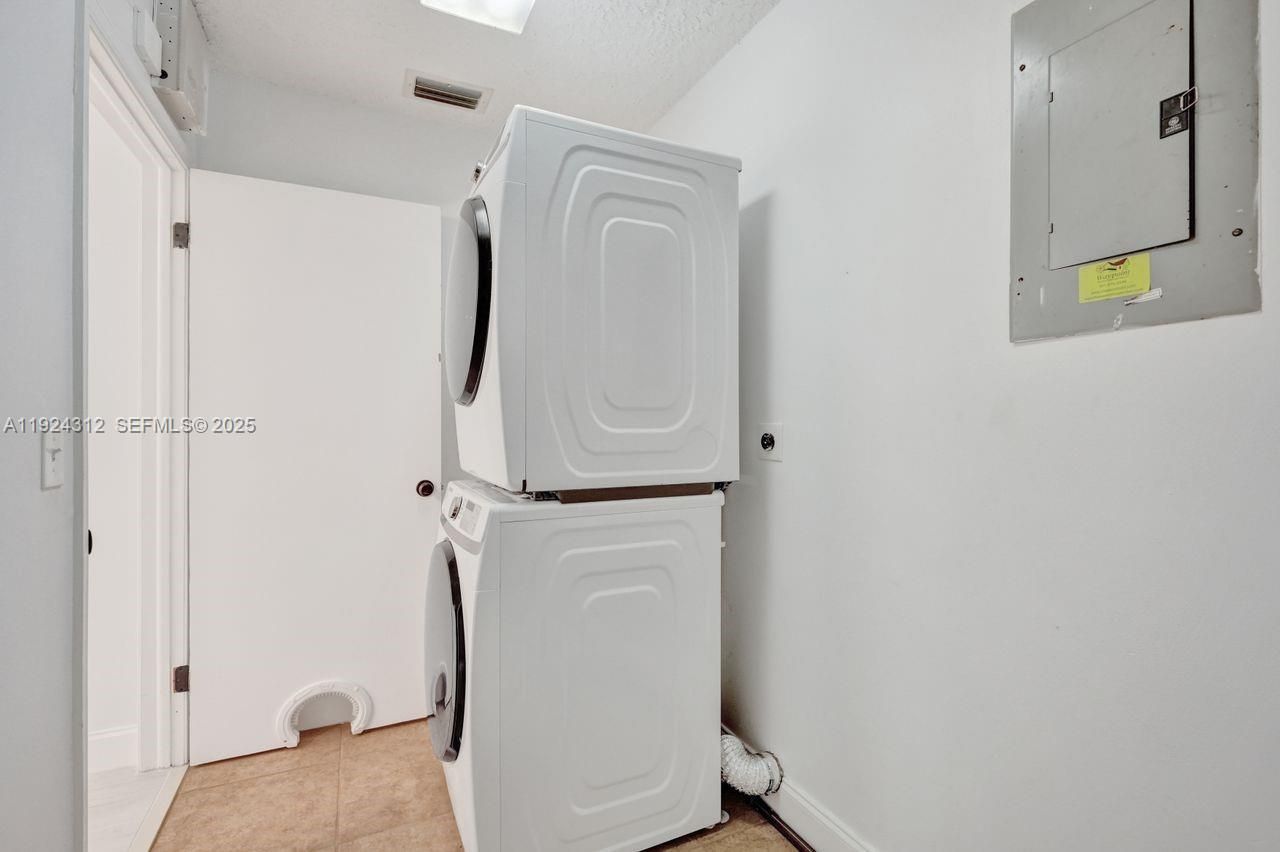 9 S Lakeshore Dr, Hypoluxo, FL 33462 Photo