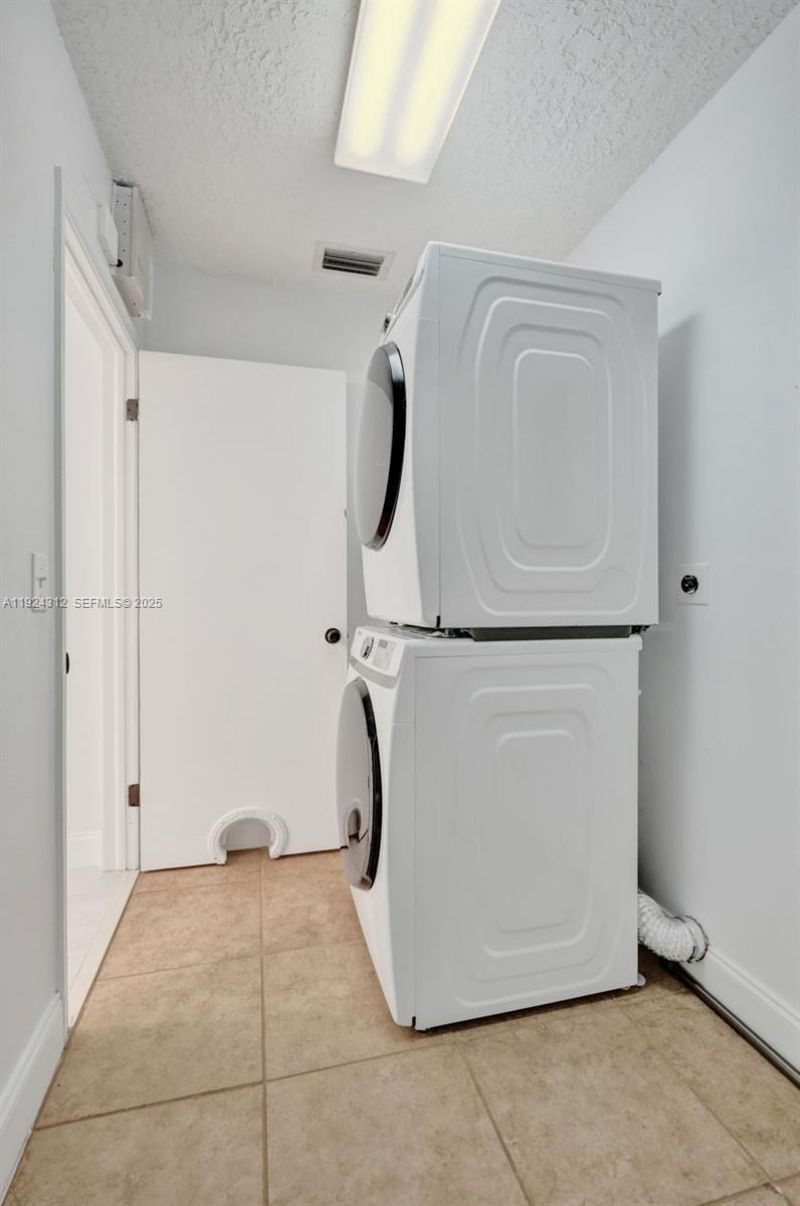 9 S Lakeshore Dr, Hypoluxo, FL 33462 Photo